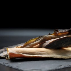 Suszona skóra wielbłąda – gryzak dla psów 1000g